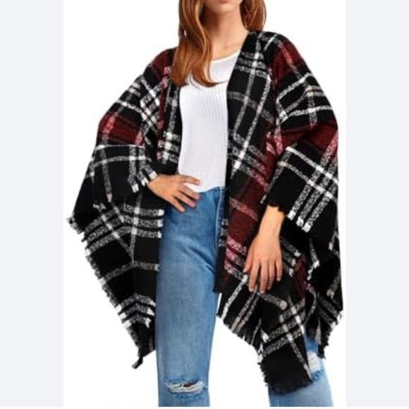Buffalo Plaid Chunky Knit Shawl Poncho OSFM Black/Red - Picture 1 of 7